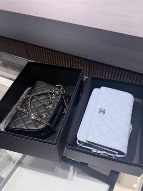 Chanel wallet on chain